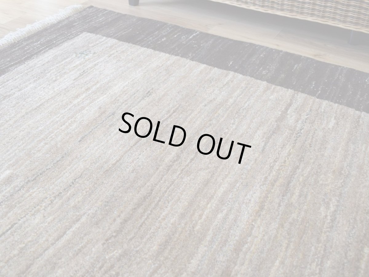 画像9: 新品 ペルシャ ギャッベ 縦2m 横1.5m 3㎡ 〜3帖 リビング ダイニング 2-3人掛けソファ サイズ 197 × 157 cm No.A585 肉厚 天然 ウール ギャベ 手織り ハンドメイド ラグ 絨毯 カーペット リビングダイニングルームやベッドサイドに こげ茶 ブラウン ベージュ 原毛系 生命の樹 n-a585-197157h733034 (9)