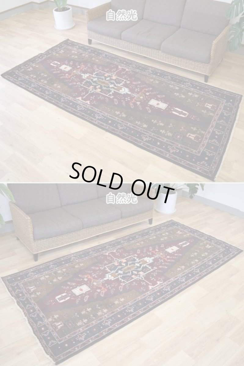 画像4: 良品 ペルシャ 部族絨毯 バルーチ 縦2.5m 横1.2m 3㎡ リビング ダイニング 2〜3人掛けソファ センターテーブル サイズ 250 x 115 cm No.P474 ウール 手織り トライバル ラグ 敷物 マット カーペット メダリオン 幾何学模様 ヴィンテージ ビンテージ  黒 ネイビー オリーブ エンジ b-p474-250115h523p (4)