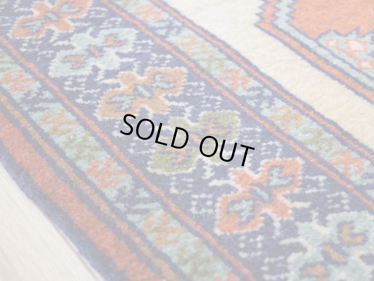 画像10: 美品 ペルシャ 部族絨毯 トルクメン 玄関 マット サイズ 87 x 71 cm No.E1 天然 肉厚 ウール 手織り ハンドメイド トライバル ラグ マット カーペット 生成り クリーム オレンジ グリーン カラフル 幾何学模様 民族柄 中古品に抵抗のある方にもお勧めです a-e1-087071h001p (10)