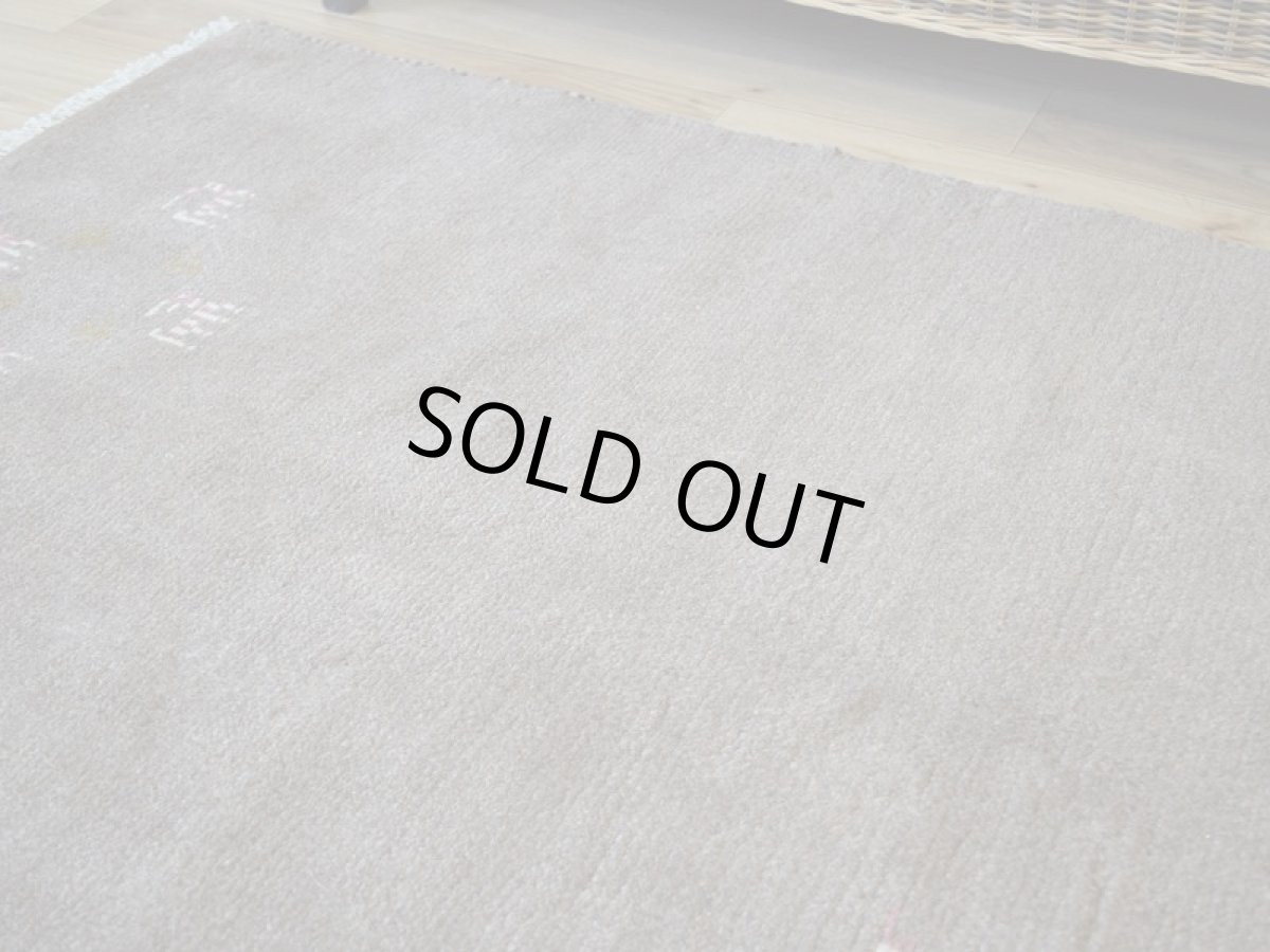 画像9: 新品 ペルシャ ギャッベ 縦2m 横1.5m 3㎡ 〜3帖 リビング ダイニング 2-3人掛けソファサイズ 189 × 154 cm No.1466 天然 肉厚 ウール ギャベ 手織り ハンドメイド ラグ 絨毯 カーペット ベージュ ブラウン ピンク 原毛系 生命の樹 動物 ヤギ 羊 鹿 柄 リビングダイニングルームやベッドサイドに n-1466-189154h071032 (9)