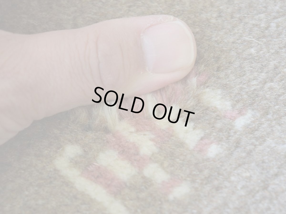 画像11: 新品 ペルシャ ギャッベ 縦2m 横1.5m 3㎡ 〜3帖 リビング ダイニング 2-3人掛けソファサイズ 189 × 154 cm No.1466 天然 肉厚 ウール ギャベ 手織り ハンドメイド ラグ 絨毯 カーペット ベージュ ブラウン ピンク 原毛系 生命の樹 動物 ヤギ 羊 鹿 柄 リビングダイニングルームやベッドサイドに n-1466-189154h071032 (11)