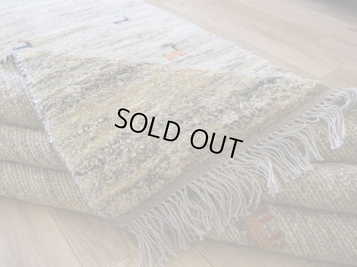 画像13: 新品 ペルシャ ギャッベ 縦2m 横1.5m 3㎡ 〜2帖 リビング ダイニング 2-3人掛けソファ サイズ 192 × 149 cm No.A578 肉厚 天然 ウール ギャベ 手織り ハンドメイド ラグ 絨毯 カーペット リビングダイニングルームやベッドサイドに 生成り クリーム 原毛系 動物 n-a578-192149s513014 (13)
