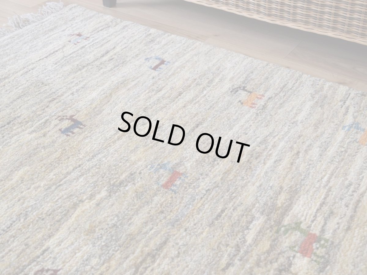 画像9: 新品 ペルシャ ギャッベ 縦2m 横1.5m 3㎡ 〜2帖 リビング ダイニング 2-3人掛けソファ サイズ 192 × 149 cm No.A578 肉厚 天然 ウール ギャベ 手織り ハンドメイド ラグ 絨毯 カーペット リビングダイニングルームやベッドサイドに 生成り クリーム 原毛系 動物 n-a578-192149s513014 (9)