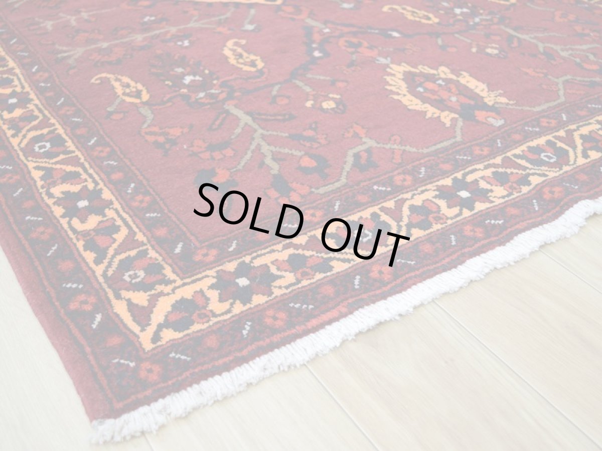 画像12: 良品 ペルシャ 部族絨毯 バクティヤリ 縦1.5m 横1.1m 2㎡ 〜2帖程度 1〜2人掛けソファ センターテーブル サイズ 150 x 110 cm No.R223 ウール 手織り トライバル ラグ 敷物 マット カーペット ヴィンテージ ビンテージ  赤 レッド b-r223-150110h001031 (12)