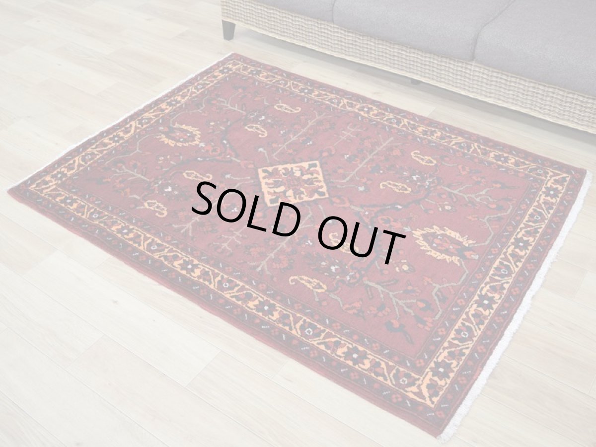 画像2: 良品 ペルシャ 部族絨毯 バクティヤリ 縦1.5m 横1.1m 2㎡ 〜2帖程度 1〜2人掛けソファ センターテーブル サイズ 150 x 110 cm No.R223 ウール 手織り トライバル ラグ 敷物 マット カーペット ヴィンテージ ビンテージ  赤 レッド b-r223-150110h001031 (2)