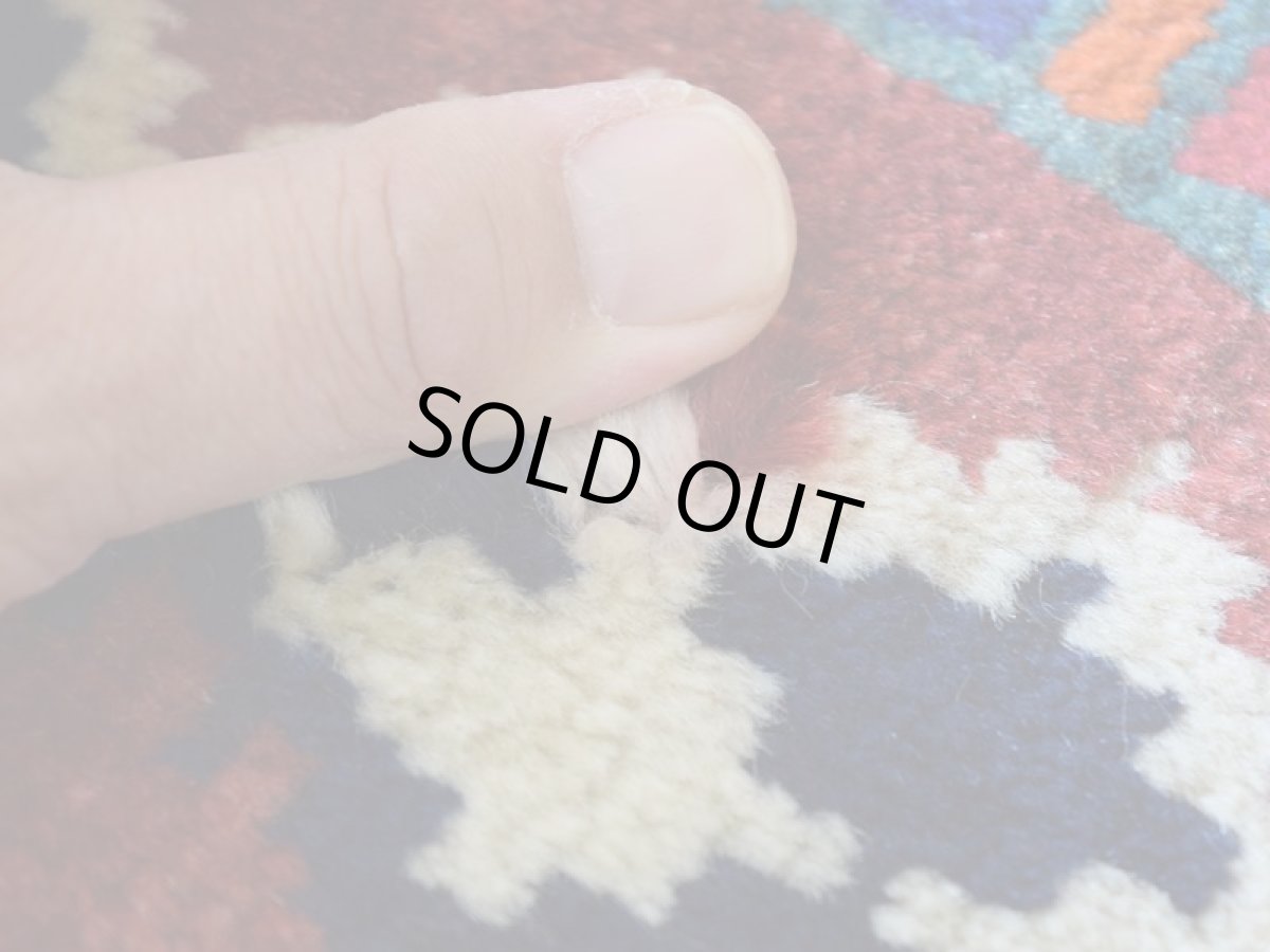 画像10: 新品 ペルシャ ギャッベ 縦2.5m 横1.3m 3㎡ 〜3帖 リビング ダイニング 3人掛けソファ サイズ 220 x 125 cm No.A635 天然 肉厚 ウール 手織り ハンドメイド トライバル ラグ 部族絨毯 マット カーペット ギャベ 民族柄 生成り クリーム 青 インディゴブルー 赤 オレンジ n-a635-220125h173384 (10)