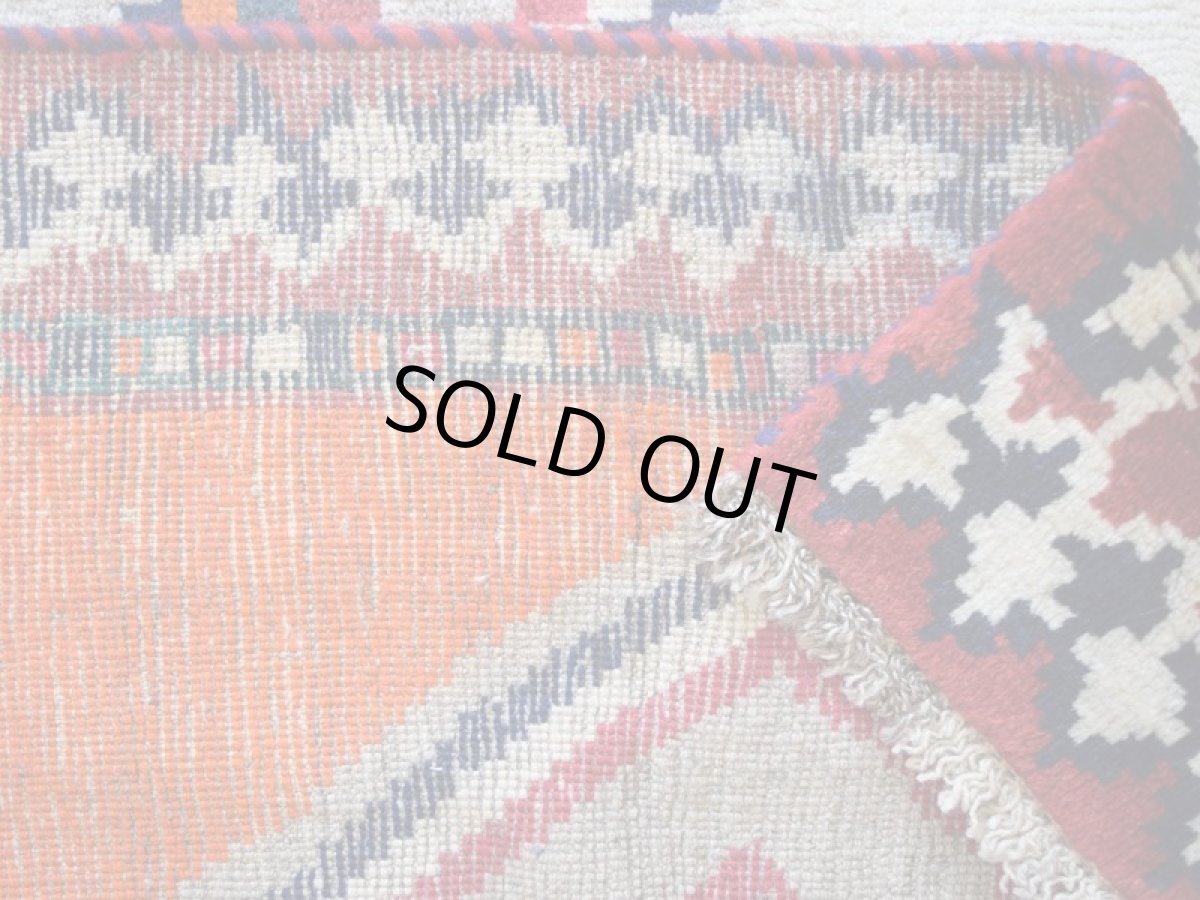 画像13: 新品 ペルシャ ギャッベ 縦2.5m 横1.3m 3㎡ 〜3帖 リビング ダイニング 3人掛けソファ サイズ 220 x 125 cm No.A635 天然 肉厚 ウール 手織り ハンドメイド トライバル ラグ 部族絨毯 マット カーペット ギャベ 民族柄 生成り クリーム 青 インディゴブルー 赤 オレンジ n-a635-220125h173384 (13)