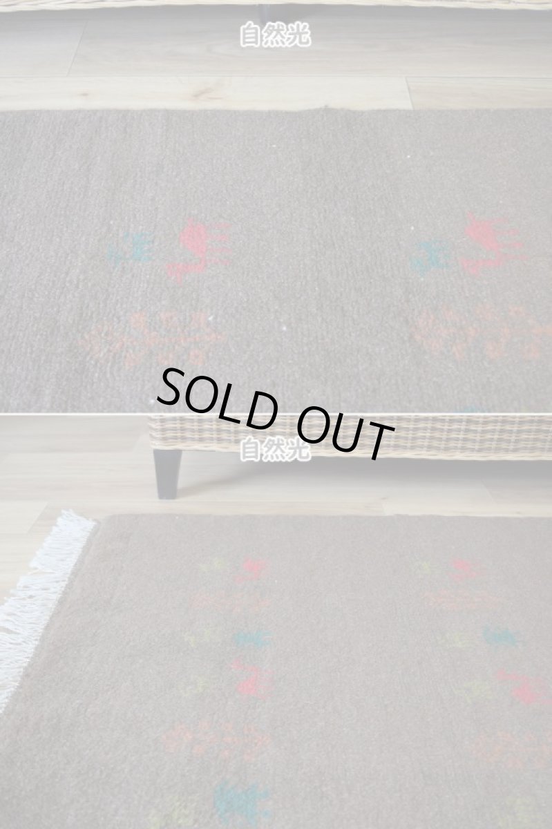 画像5: 新品 ペルシャ ギャッベ 縦2m 横1.5m 2.5㎡ リビング ダイニング 2-3人掛けソファ サイズ 190 × 135 cm No.R435 肉厚 天然 ウール ギャベ 手織り ハンドメイド ラグ 絨毯 カーペット リビングダイニングルームやベッドサイドに ブラウン 茶 動物 植物柄 n-r435-190135h031071 (5)