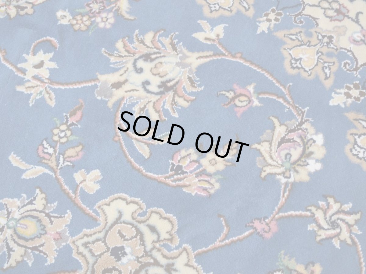 画像9: 新品 ペルシャ 絨毯 ナイン 産 9la ノーラー 縦2.5m 横1.5m 3.6㎡ 〜3.5帖程度 リビング ダイニング 2-3人掛けソファ サイズ 234 x 153 cm No.2278 ウール 手織り ラグ 敷物 カーペット メダリオン 青 ブルー 生成り アイボリー ベージュ n-2278-234153s08705101 (9)