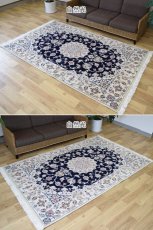 画像4: 新品 ペルシャ 絨毯 ナイン 産 9la ノーラー 縦2.5m 横1.5m 3.7㎡ 〜3.5帖程度 リビング ダイニング 2-3人掛けソファ サイズ 243 x 152 cm No.2285 ウール 手織り ラグ 敷物 カーペット メダリオン 濃紺 ネイビー 生成り アイボリー ベージュ n-2285-243152s08705101 (4)