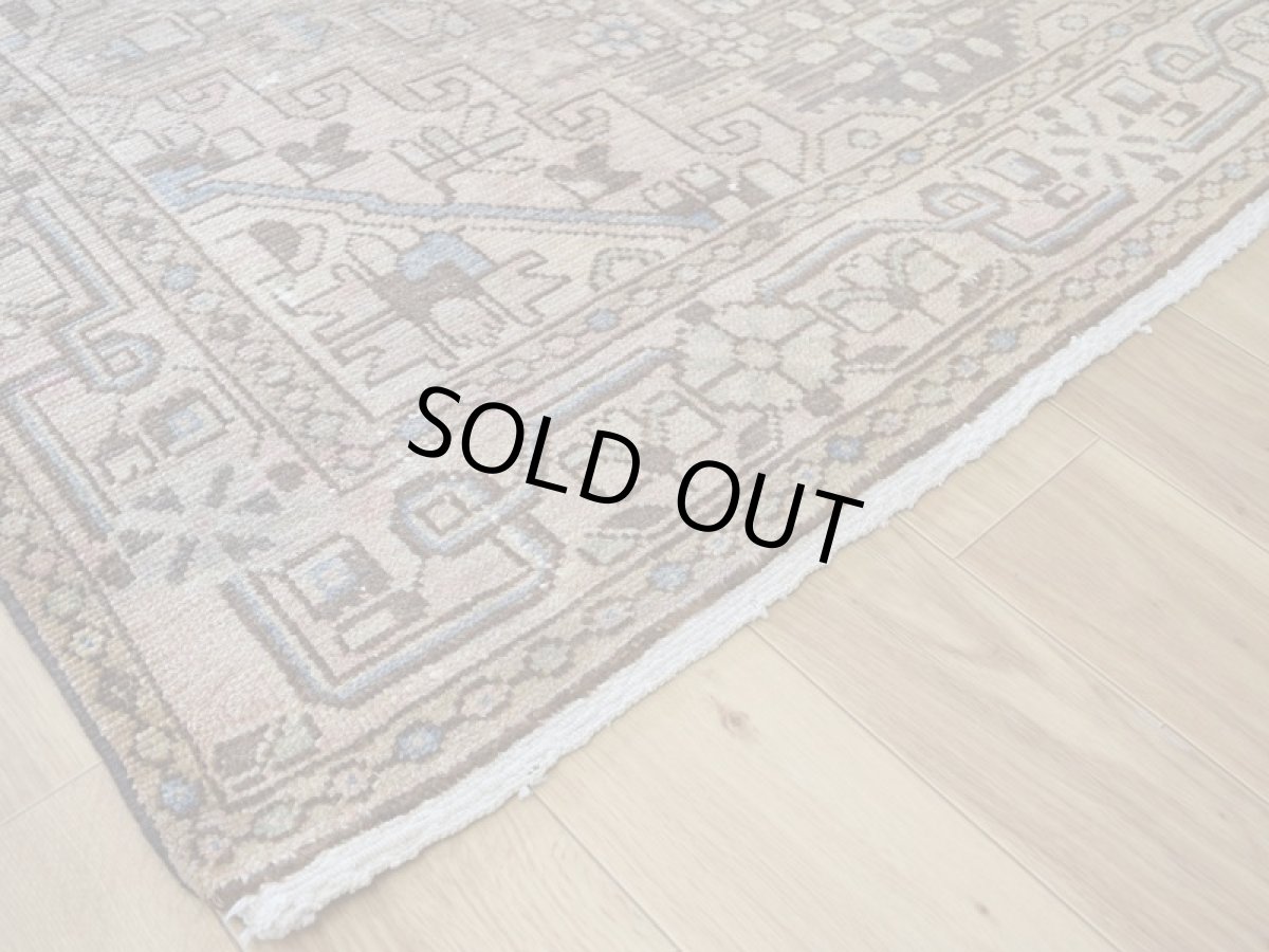 画像14: 【中古品】 ペルシャ 部族絨毯 バクティヤリ 縦2.2m 横1.5m 3.2㎡ 〜3帖 リビング ダイニング 2〜3人掛けソファ センターテーブル サイズ 214 x 145 cm No.AD704 ウール 手織り トライバル ラグ 敷物 マット カーペット 幾何学模様 ヴィンテージ ビンテージ 【スレ毛足無し】 c-ad704-214145h052523 (14)