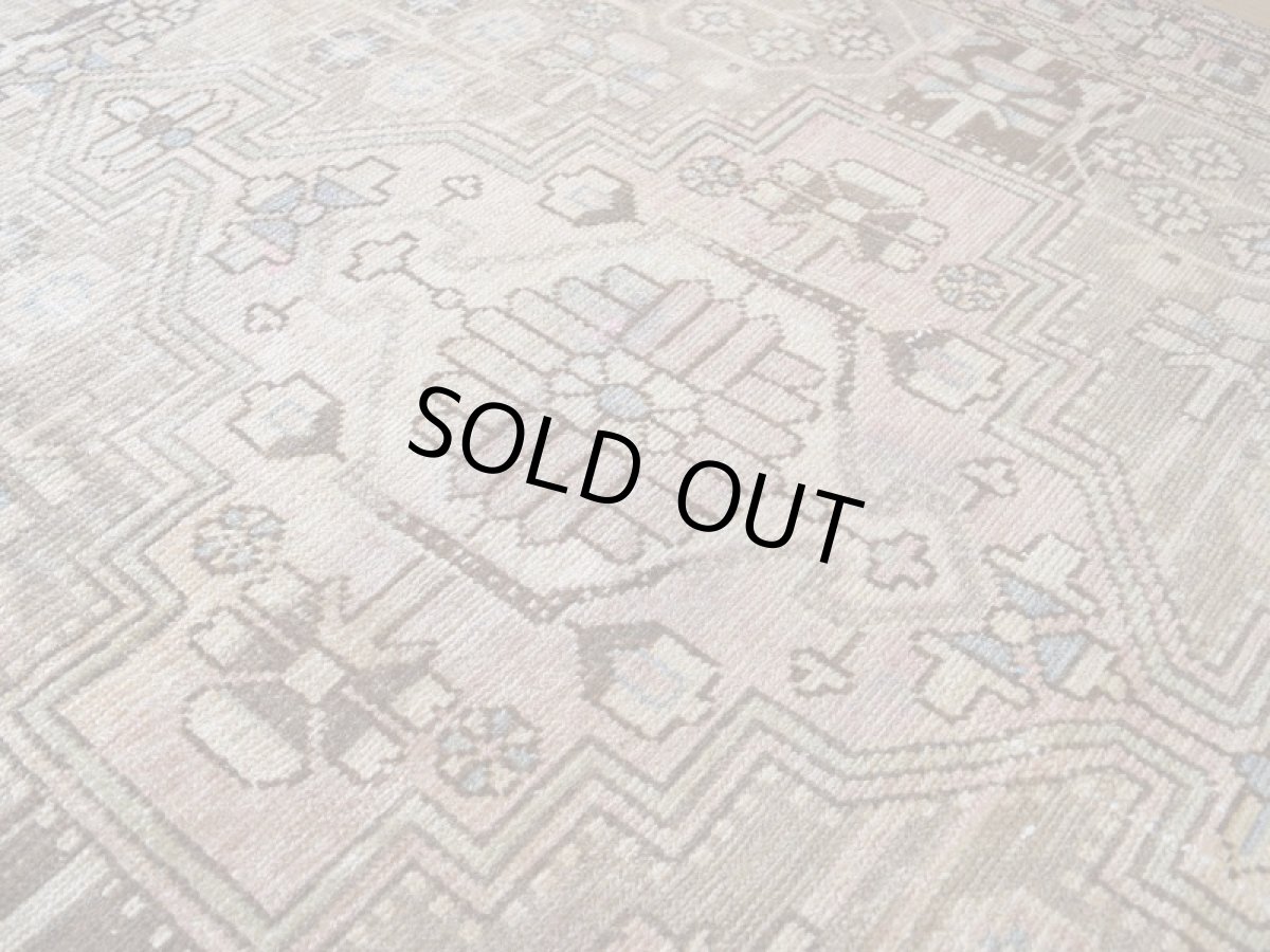 画像13: 【中古品】 ペルシャ 部族絨毯 バクティヤリ 縦2.2m 横1.5m 3.2㎡ 〜3帖 リビング ダイニング 2〜3人掛けソファ センターテーブル サイズ 214 x 145 cm No.AD704 ウール 手織り トライバル ラグ 敷物 マット カーペット 幾何学模様 ヴィンテージ ビンテージ 【スレ毛足無し】 c-ad704-214145h052523 (13)