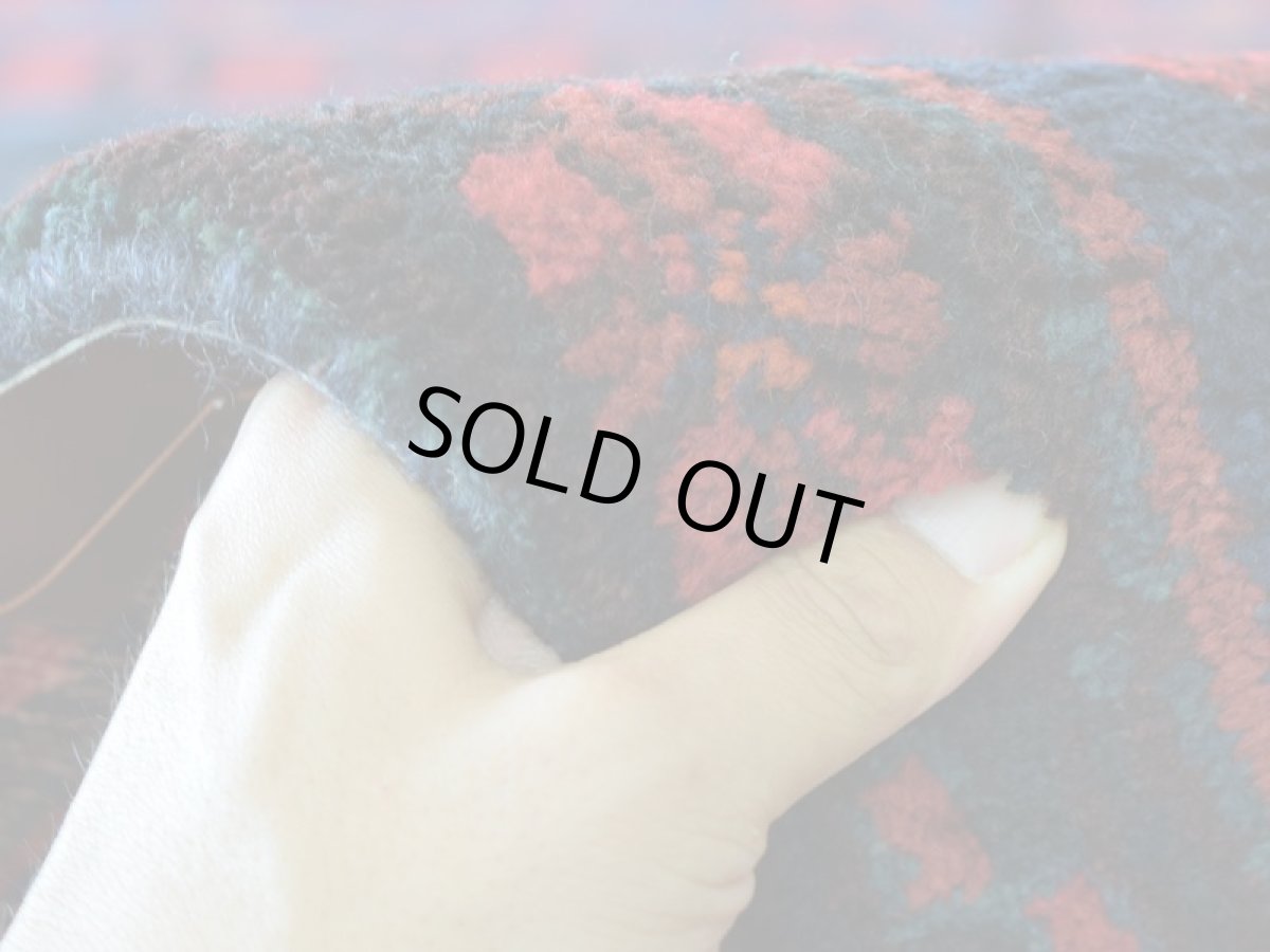 画像14: 良品 ペルシャ 部族絨毯 シールジャーン 縦3m 横2m 6㎡ 〜6帖 リビング ダイニング 3人掛けソファ コーナーソファ 大判 サイズ 294 x 203 cm No.AD374 肉厚 ウール 手織り トライバル ラグ 敷物 マット カーペット アフシャル絨毯  赤 黒 ブラック ネイビー オレンジ ゴルファランギ 花束 模様 花柄 ヴィンテージ ビンテージ b-ad374-294203h89700301 (14)