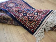 画像14: 新品 ペルシャ 部族絨毯 ヤラメ 縦1.5m 横1m 1.6㎡ 1-2人掛けソファ足元 サイズ 156 x 99 cm No.AB516 ウール 手織り ハンドメイド トライバル ラグ カーペット 民族柄 総柄 ネイビー n-ab516-156099h041551 (14)