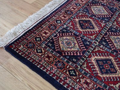 画像2: 新品 ペルシャ 部族絨毯 ヤラメ 縦1.5m 横1m 1.6㎡ 1-2人掛けソファ足元 サイズ 156 x 99 cm No.AB516 ウール 手織り ハンドメイド トライバル ラグ カーペット 民族柄 総柄 ネイビー n-ab516-156099h041551