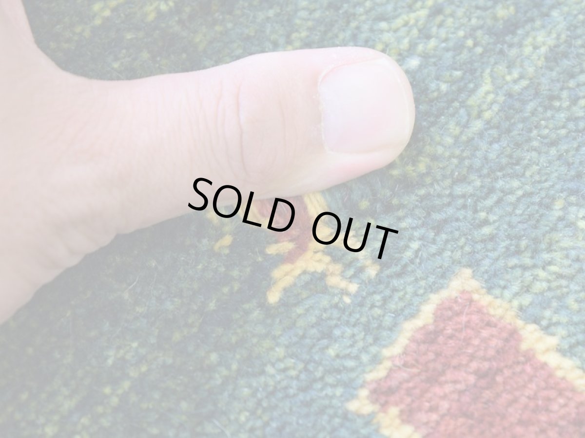 画像10: 新品 ペルシャ ギャッベ 縦3m 横2m 6㎡ 〜6帖程度 リビング ダイニング 3人掛けソファ コーナーソファサイズ 293 × 222 cm No.2486 肉厚 ウール 手織り リーズバフト ギャベ ハンドメイド ラグ 絨毯 カーペット グリーン 緑 シンプル n-2486-293222s03615112 (10)