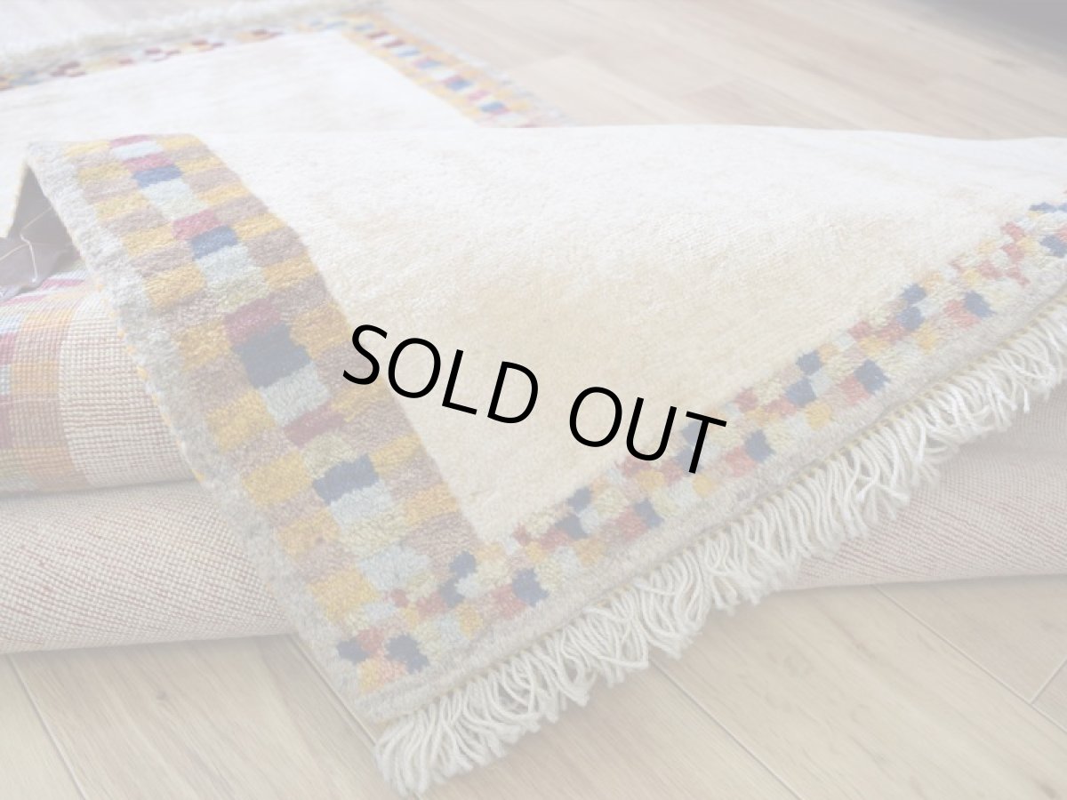 画像14: 新品 ペルシャ ギャッベ 縦2m 横1m ランナーサイズ 2-3人掛けソファ サイズ 190 × 77 cm No.2324 肉厚 天然 ウール ギャベ 手織り リーズバフト ハンドメイド ラグ 絨毯 カーペット  イエロー 黄色 クリーム ベージュ プレーン シンプル n-2324-190077s053583 (14)