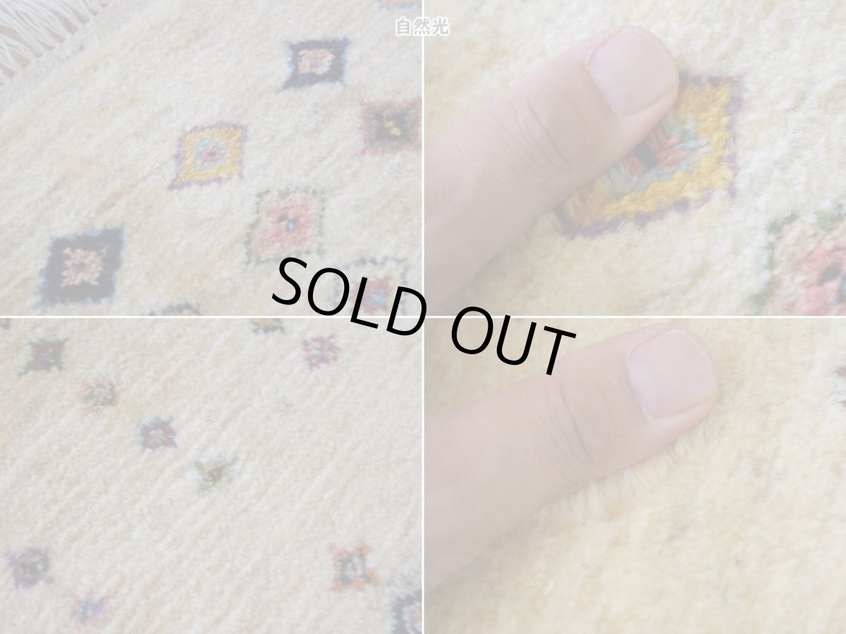 画像17: 新品 ペルシャ ギャッベ 縦1.8m 横1.3m 2.3㎡ 〜2帖 2-3人掛けソファ サイズ 183 × 124 cm No.AD232 肉厚 天然 草木染 ウール ギャベ 手織り  リーズバフト ハンドメイド ラグ 絨毯 カーペット リビングルームソファ足元やベッドサイドに 生成り クリーム トランジ 動物柄 n-ad232-183124s663674 (17)