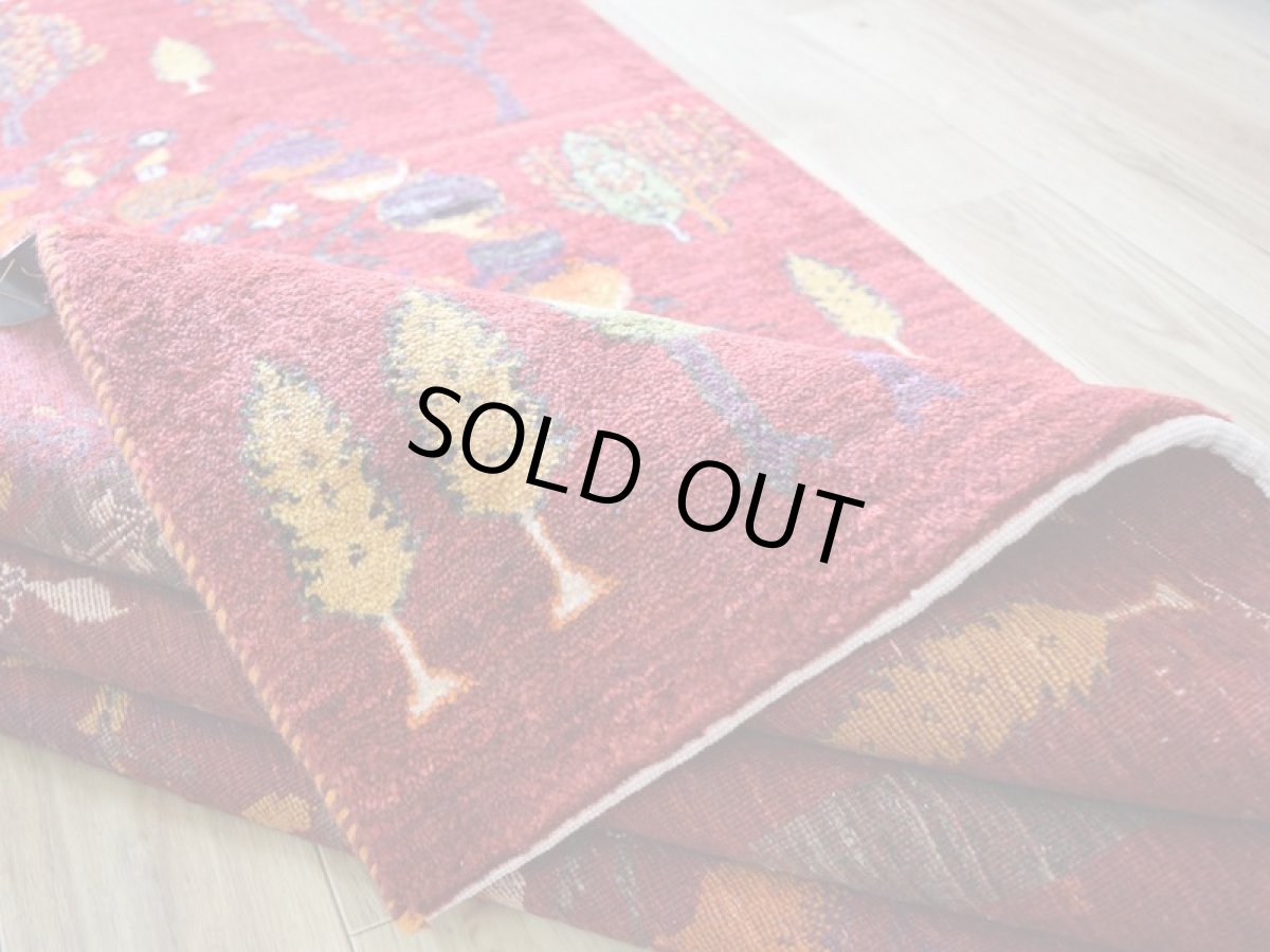 画像12: 新品 ペルシャ ギャッベ 縦2m 横1.5m 3m2 〜2-3帖程度 リビング ダイニング 2-3人掛けソファ サイズ 209 × 146 cm No.a618 肉厚 リーズバフト ウール 手織りギャベ ハンドメイド ラグ 絨毯 カーペット ザクロ 生命の樹 糸杉 赤系 リビングダイニングルームやベッドサイドに n-a618-209146h566568 (12)