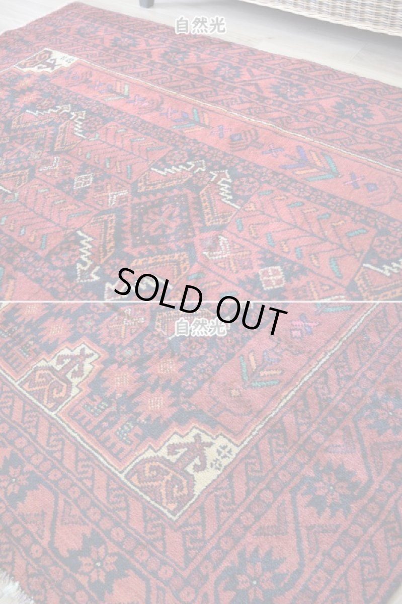 画像6: 良品 ペルシャ 部族絨毯 バルーチ 縦2m 横1m 2.2㎡ 〜2帖程度 リビング ダイニング 2〜3人掛けソファ センターテーブル サイズ 210 x 110 cm No.AD331 天然 肉厚 ウール 手織り トライバル ラグ 敷物 マット カーペット 幾何学模様 ヴィンテージ ビンテージ  赤 ブラウン 赤茶系  b-ad331-210110h091742 (6)