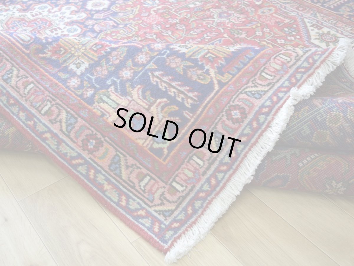 画像12: 良品 ペルシャ 絨毯 タブリーズ 縦3.5m 横2.5m 9㎡ 〜10帖 リビング ダイニング 客室 大判 サイズ 350 x 245 cm No.A149 天然 ウール 手織り ハンドメイド ラグ マット カーペット レッド 赤 メダリオン コーナー 大きなお部屋に 中古品に抵抗のある方にもおすすめです。 b-a149-350245h055517 (12)