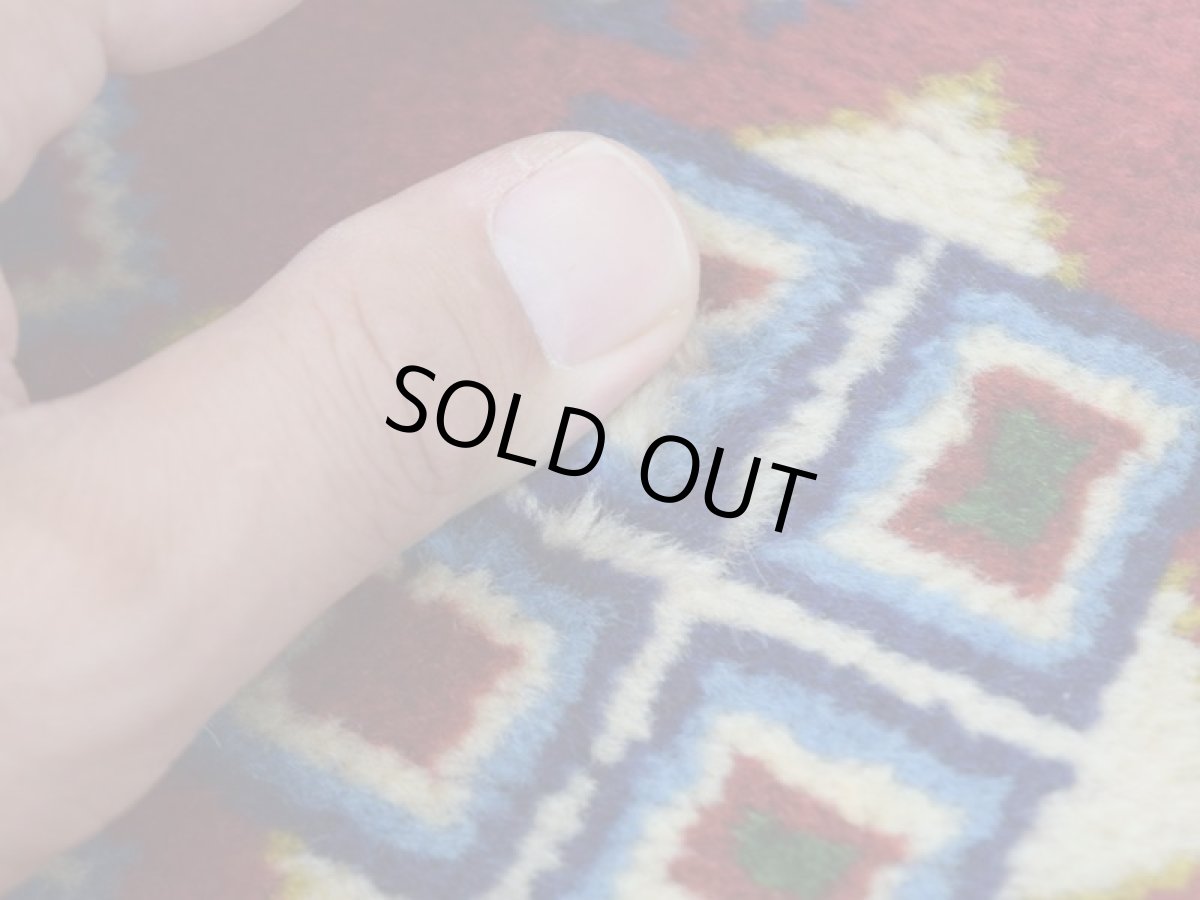 画像10: 良品 ペルシャ 絨毯 ナジャファバド 縦3.5m 横2.5m 約9㎡ 〜6-8帖 リビング ダイニング 客室 大判 サイズ 349 x 235 cm No.A10 天然 ウール 手織り ハンドメイド ラグ マット カーペット レッド 赤 メダリオン コーナー 大きなお部屋に 中古品に抵抗のある方にもおすすめです。 b-a10-349235h085457 (10)