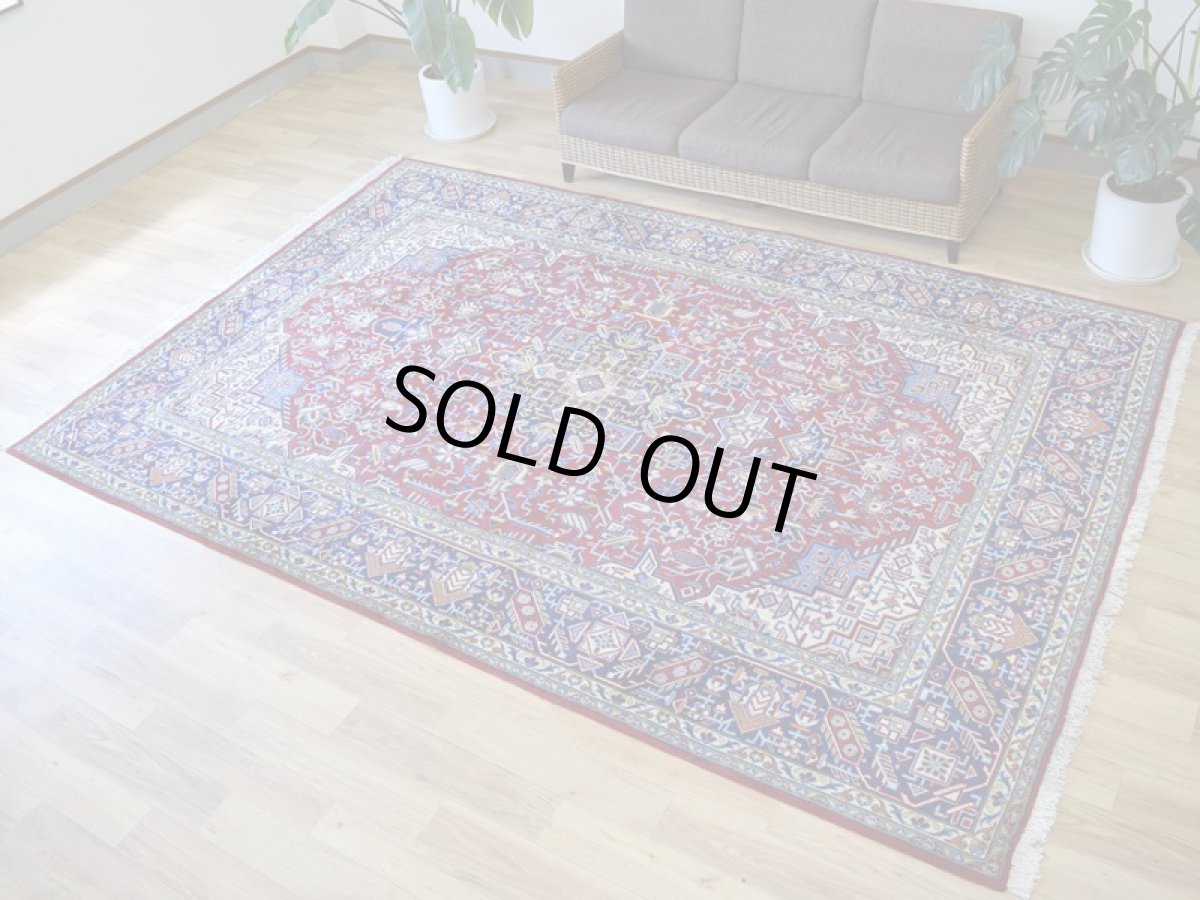 画像3: 良品 ペルシャ 絨毯 ナジャファバド 縦3.5m 横2.5m 約9㎡ 〜6-8帖 リビング ダイニング 客室 大判 サイズ 349 x 235 cm No.A10 天然 ウール 手織り ハンドメイド ラグ マット カーペット レッド 赤 メダリオン コーナー 大きなお部屋に 中古品に抵抗のある方にもおすすめです。 b-a10-349235h085457 (3)