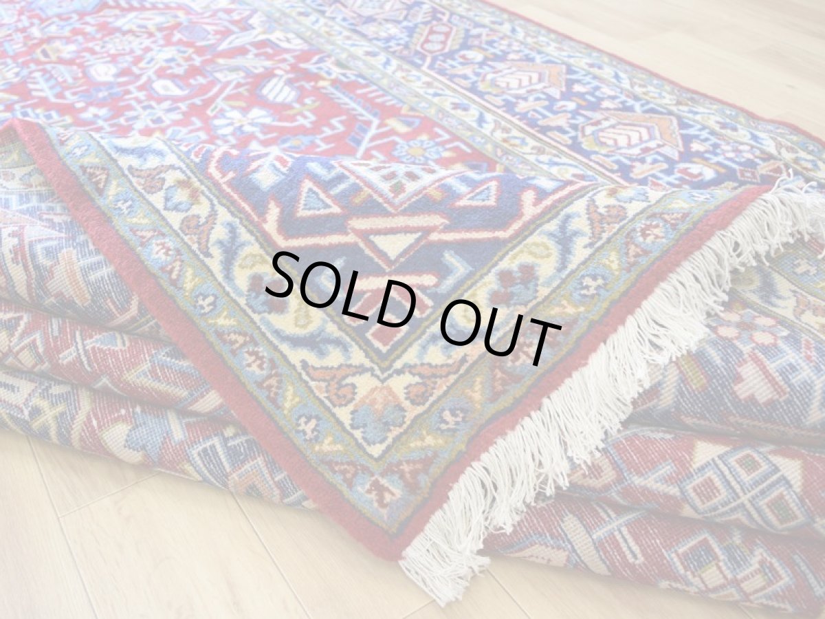 画像12: 良品 ペルシャ 絨毯 ナジャファバド 縦3.5m 横2.5m 約9㎡ 〜6-8帖 リビング ダイニング 客室 大判 サイズ 349 x 235 cm No.A10 天然 ウール 手織り ハンドメイド ラグ マット カーペット レッド 赤 メダリオン コーナー 大きなお部屋に 中古品に抵抗のある方にもおすすめです。 b-a10-349235h085457 (12)