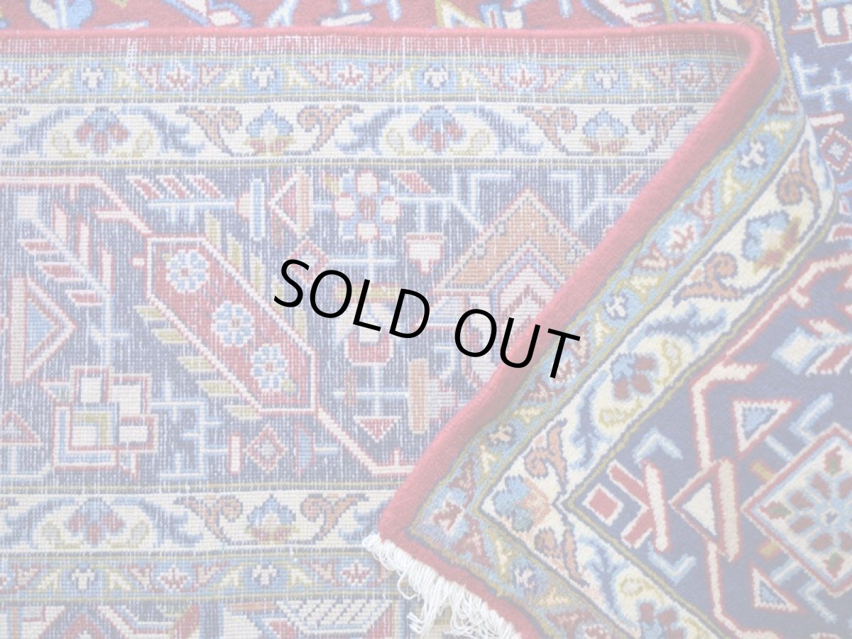 画像13: 良品 ペルシャ 絨毯 ナジャファバド 縦3.5m 横2.5m 約9㎡ 〜6-8帖 リビング ダイニング 客室 大判 サイズ 349 x 235 cm No.A10 天然 ウール 手織り ハンドメイド ラグ マット カーペット レッド 赤 メダリオン コーナー 大きなお部屋に 中古品に抵抗のある方にもおすすめです。 b-a10-349235h085457 (13)