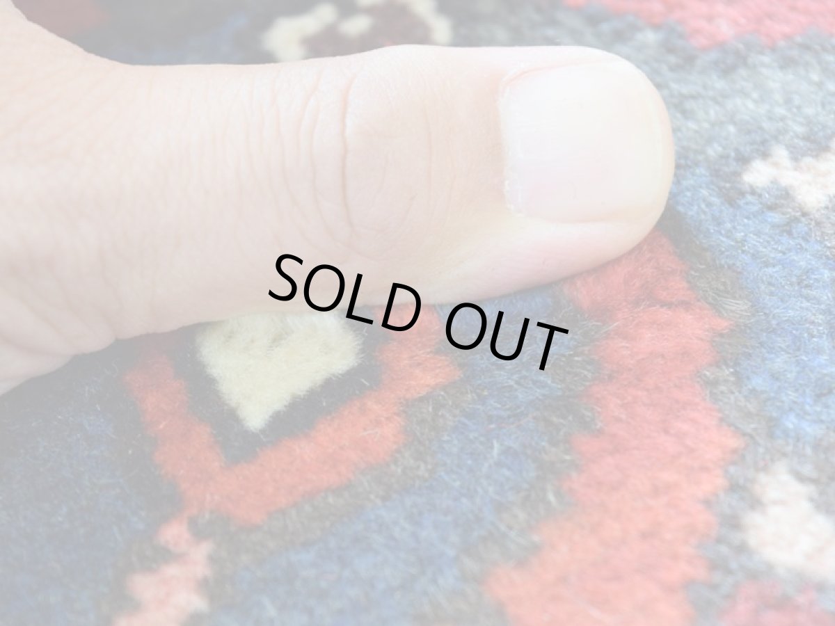 画像10: 良品 ペルシャ 絨毯 バクティヤリ 縦3m 横2m 6㎡ 〜6帖 リビング ダイニング 3人掛けソファ コーナーソファ 大判 サイズ No.AB353 - 300 x 205 cm ウール 手織り トライバル ラグ 敷物 マット カーペット メダリオン 赤 ネイビー ヴィンテージ ビンテージ バクティアリ バフティヤリ b-ab353-300205h064095 (10)