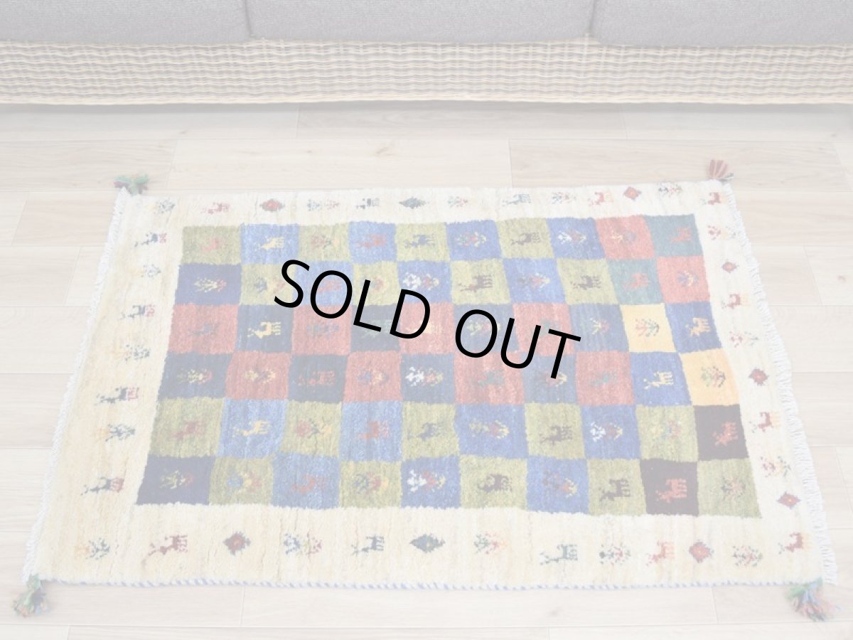 画像1: 新品 ペルシャ ギャッベ 玄関 マット サイズ 107 × 72 cm No.A601 肉厚 天然 ウール ギャベ 手織り ハンドメイド ラグ 絨毯 カーペット ロルバフト 玄関ドアマットのアクセントに 生命の樹 動物 パッチワーク柄 カラフル マルチカラー n-a601-107072h001031 (1)