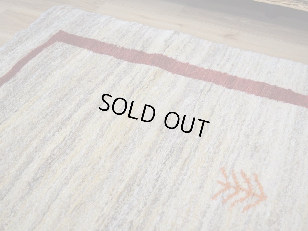 画像3: 新品 ペルシャ ギャッベ No.C124 - 119 × 82 cm 縦1.2m アクセントラグ 1-2人掛けソファ 玄関マット サイズ 肉厚 天然 ウール ギャベ 手織り ロルバフト ハンドメイド ラグ 絨毯 カーペット 生命の樹 柄 赤 生成り クリーム 原毛系 n-c124-11982s021 (3)