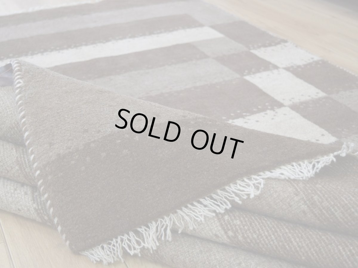 画像13: 新品 ペルシャ ギャッベ 縦2m 横1.5m 3㎡ 〜3帖 リビング ダイニング 2-3人掛けソファサイズ 200 × 159 cm No.1468 天然 肉厚 ウール ギャベ 手織り ハンドメイド ラグ 絨毯 カーペット ベージュ クリーム ブラウン  原毛系 ボーダー リビングダイニングルームやベッドサイドに n-1468-200159h071032 (13)