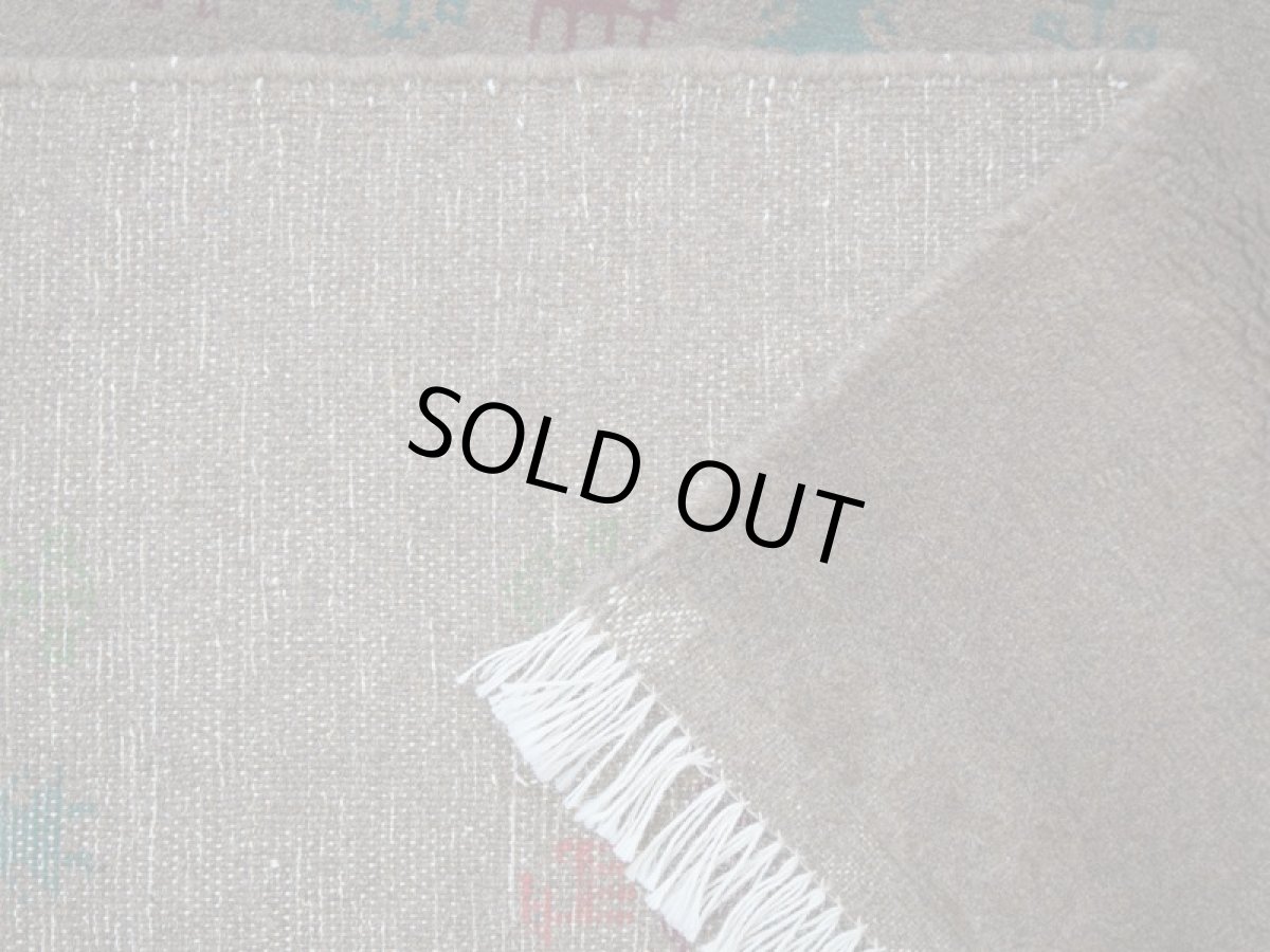 画像16: 新品 ペルシャ ギャッベ 縦2m 横1.5m 2.5㎡ リビング ダイニング 2-3人掛けソファ サイズ 192 × 137 cm No.R403 肉厚 天然 ウール ギャベ 手織り ハンドメイド ラグ 絨毯 カーペット リビングダイニングルームやベッドサイドに ブラウン 茶 動物 植物柄 n-r403-192137h031071 (16)