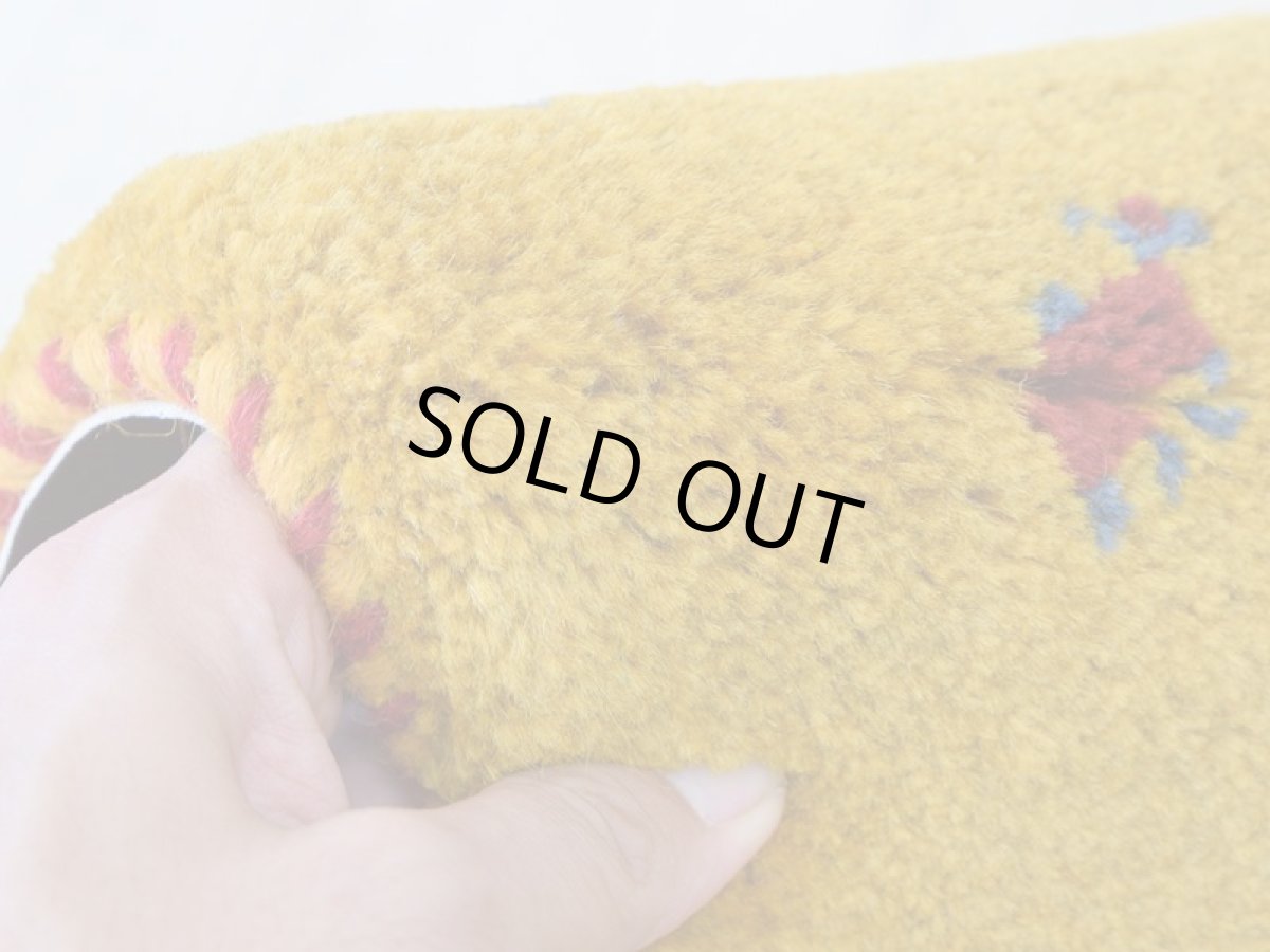 画像14: 新品 ペルシャ ギャッベ 162 × 104 cm No.1959 縦1.7m 横1m 〜1帖 2人掛けソファ サイズ 肉厚 天然 草木染 ウール ギャベ 手織り ハンドメイド ラグ 絨毯 カーペット ロリバフト リビングルームソファ足元やベッドサイドに 生成り クリーム 黄色 イエロー  n-1959-162104s251002 (14)