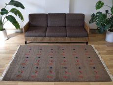 画像1: 新品 ペルシャ ギャッベ 縦2m 横1.5m 2.5㎡ リビング ダイニング 2-3人掛けソファ サイズ 195 × 137 cm No.R402 肉厚 天然 ウール ギャベ 手織り ハンドメイド ラグ 絨毯 カーペット リビングダイニングルームやベッドサイドに ブラウン 茶 動物 植物柄 n-r402-195137h031071 (1)