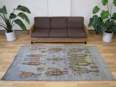 画像1: 新品 ペルシャ ギャッベ 235 × 143 cm No.A616 縦2.5m 横1.5m 3.5㎡ 〜4帖程度 リビング ダイニング 2-3人掛けソファサイズ 肉厚 ウール ギャベ 手織り リーズバフト ハンドメイド ラグ 絨毯 カーペット 生命の樹 糸杉 動物 ヤギ 羊 鳥 柄 ライトグレー インディゴブルー リビングダイニングルームやベッドサイドに  n-a616-235143h996967 (1)