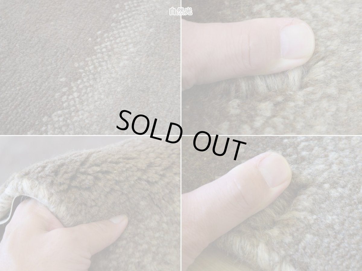 画像18: 新品 ペルシャ ギャッベ 198 × 159 cm No.1458 縦2m 横1.5m 3㎡ 〜3帖 リビング ダイニング 2-3人掛けソファサイズ 天然 肉厚 ウール ギャベ 手織り ハンドメイド ラグ 絨毯 カーペット ベージュ ブラウン グレー グラデーション ボーダー 動物 ヤギ 羊 鹿 生命の樹 柄 リビングダイニングルームやベッドサイドに n-1458-198159s071032 (18)