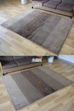 画像4: 新品 ペルシャ ギャッベ 200 × 158 cm No.1459 縦2m 横1.5m 3㎡ 〜3帖 リビング ダイニング 2-3人掛けソファサイズ 天然 肉厚 ウール ギャベ 手織り ハンドメイド ラグ 絨毯 カーペット ベージュ ブラウン グレー グラデーション ボーダー 動物 ヤギ 羊 鹿 生命の樹 柄 リビングダイニングルームやベッドサイドに n-1459-200158s071032 (4)