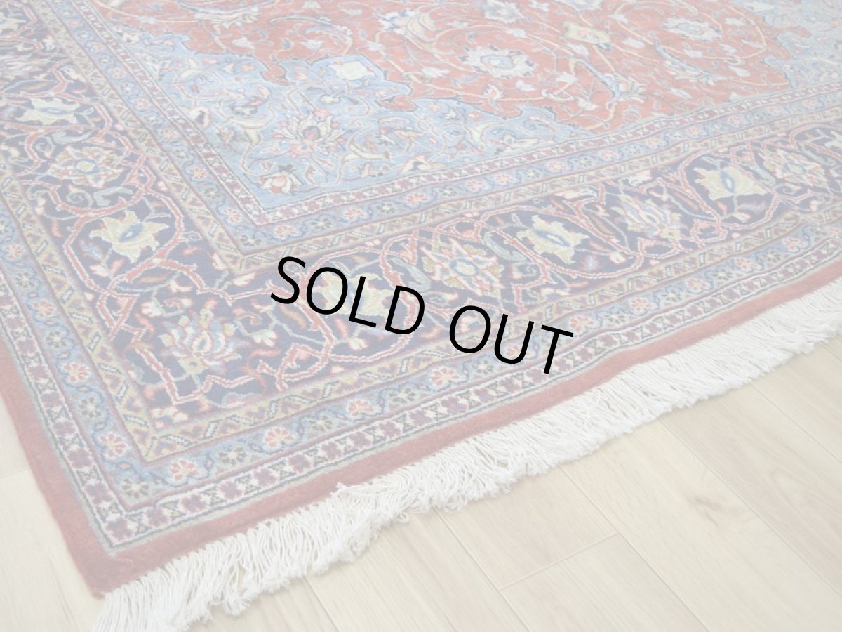 画像11: 良品 ペルシャ 絨毯 サルーク 325 x 220 cm No.P493 縦3.3m 横2.2m 7.2㎡ 〜8帖 リビング ダイニング 3人掛けソファ コーナーソファ 大判 サイズ ウール 手織り トライバル ラグ 敷物 マット カーペット メダリオン ヴィンテージ ビンテージ 赤 朱色 オレンジ b-p493-325220h274516 (11)