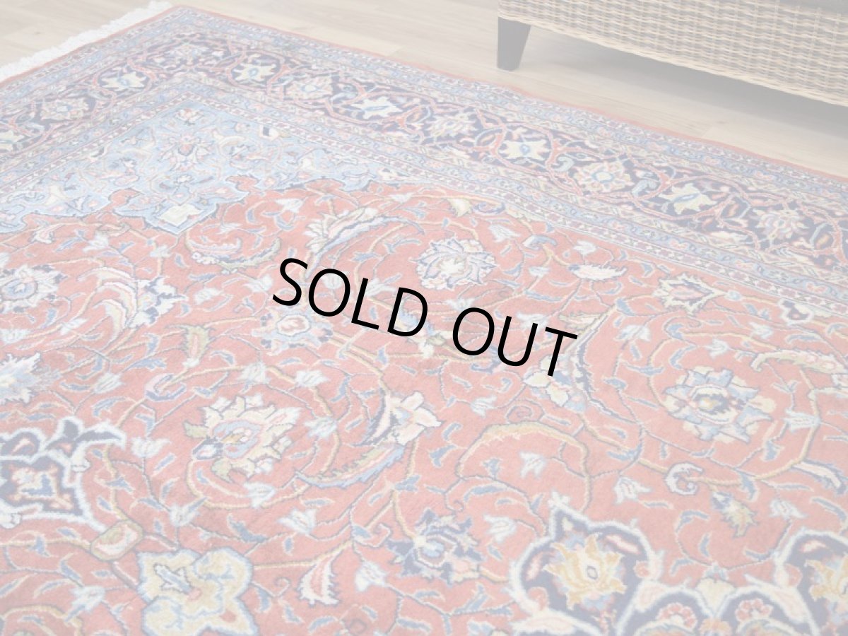 画像9: 良品 ペルシャ 絨毯 サルーク 325 x 220 cm No.P493 縦3.3m 横2.2m 7.2㎡ 〜8帖 リビング ダイニング 3人掛けソファ コーナーソファ 大判 サイズ ウール 手織り トライバル ラグ 敷物 マット カーペット メダリオン ヴィンテージ ビンテージ 赤 朱色 オレンジ b-p493-325220h274516 (9)