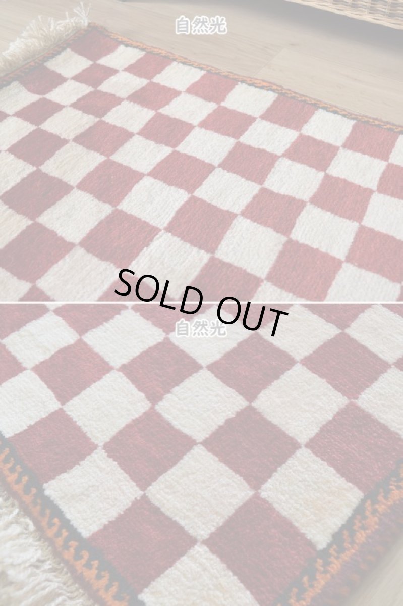 画像5: 新品 ペルシャ ギャッベ 玄関 マット サイズ 149 × 65 cm No.A590 肉厚 天然 ウール ギャベ 手織り ハンドメイド ラグ 絨毯 カーペット リーズバフト パッチワーク柄 ブロックチェック 市松模様 カラフル 赤 レッド 玄関ドアマットのアクセントに n-a590-149065h041a281 (5)