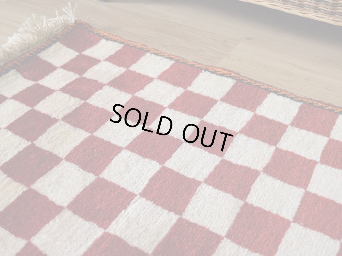 画像8: 新品 ペルシャ ギャッベ 玄関 マット サイズ 149 × 65 cm No.A590 肉厚 天然 ウール ギャベ 手織り ハンドメイド ラグ 絨毯 カーペット リーズバフト パッチワーク柄 ブロックチェック 市松模様 カラフル 赤 レッド 玄関ドアマットのアクセントに n-a590-149065h041a281 (8)