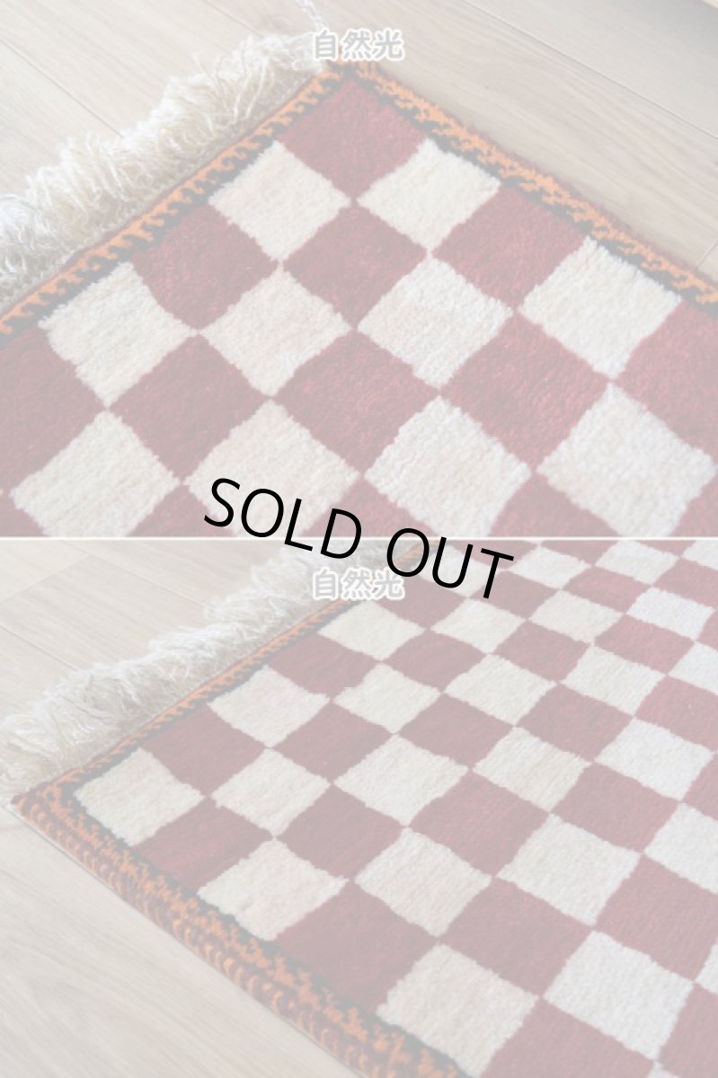 画像6: 新品 ペルシャ ギャッベ 玄関 マット サイズ 149 × 65 cm No.A590 肉厚 天然 ウール ギャベ 手織り ハンドメイド ラグ 絨毯 カーペット リーズバフト パッチワーク柄 ブロックチェック 市松模様 カラフル 赤 レッド 玄関ドアマットのアクセントに n-a590-149065h041a281 (6)