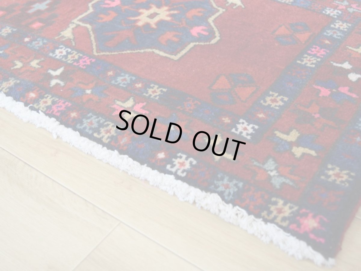 画像5: 良品 ペルシャ 部族絨毯 シールジャーン 玄関 マット サイズ 115 x 55 cm No.AD672 天然 肉厚 ウール 手織り ハンドメイド トライバル ラグ マット カーペット 赤 幾何学模様 民族柄 b-ad672-115055h0719 (5)