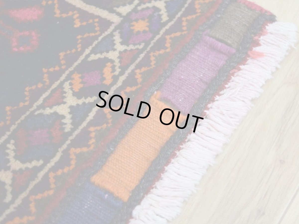 画像10: 良品 ペルシャ 部族絨毯 シールジャーン 玄関 マット サイズ 80 x 53 cm No.AD674 天然 肉厚 ウール 手織り ハンドメイド トライバル ラグ マット カーペット ネイビー ベージュ マルチカラー 幾何学模様 民族柄 b-ad674-080053h0719 (10)