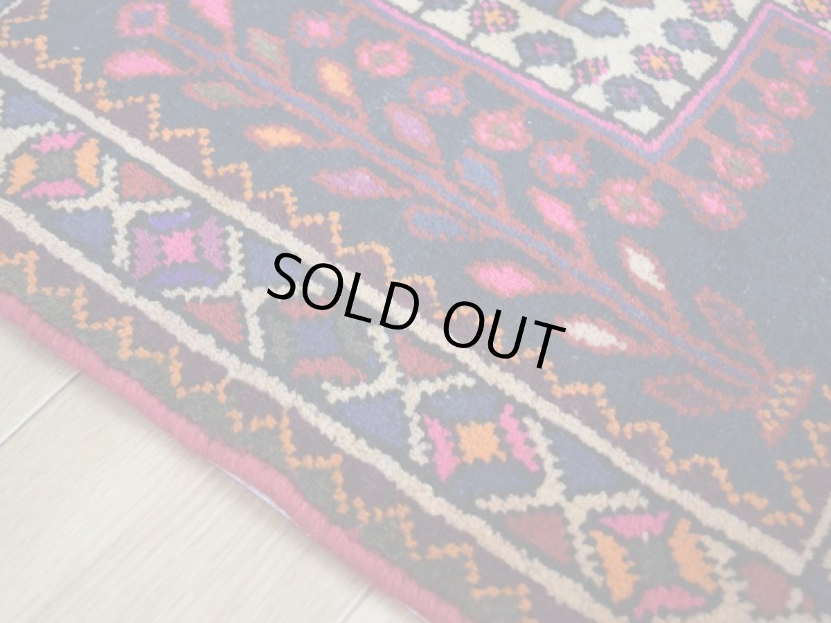 画像7: 良品 ペルシャ 部族絨毯 シールジャーン 玄関 マット サイズ 80 x 53 cm No.AD674 天然 肉厚 ウール 手織り ハンドメイド トライバル ラグ マット カーペット ネイビー ベージュ マルチカラー 幾何学模様 民族柄 b-ad674-080053h0719 (7)