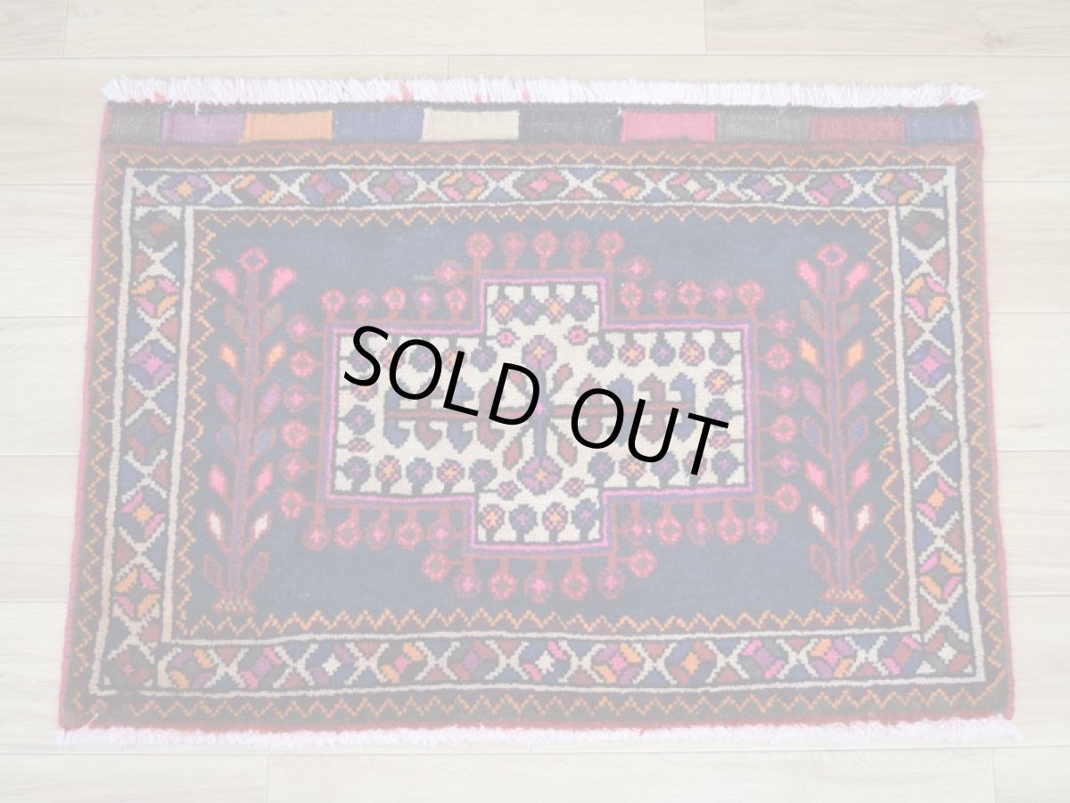 画像2: 良品 ペルシャ 部族絨毯 シールジャーン 玄関 マット サイズ 80 x 53 cm No.AD674 天然 肉厚 ウール 手織り ハンドメイド トライバル ラグ マット カーペット ネイビー ベージュ マルチカラー 幾何学模様 民族柄 b-ad674-080053h0719 (2)