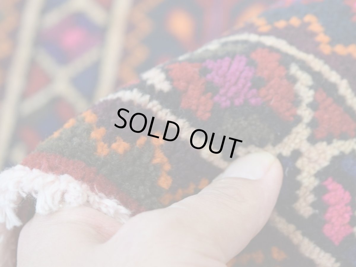 画像13: 良品 ペルシャ 部族絨毯 シールジャーン 玄関 マット サイズ 80 x 53 cm No.AD674 天然 肉厚 ウール 手織り ハンドメイド トライバル ラグ マット カーペット ネイビー ベージュ マルチカラー 幾何学模様 民族柄 b-ad674-080053h0719 (13)