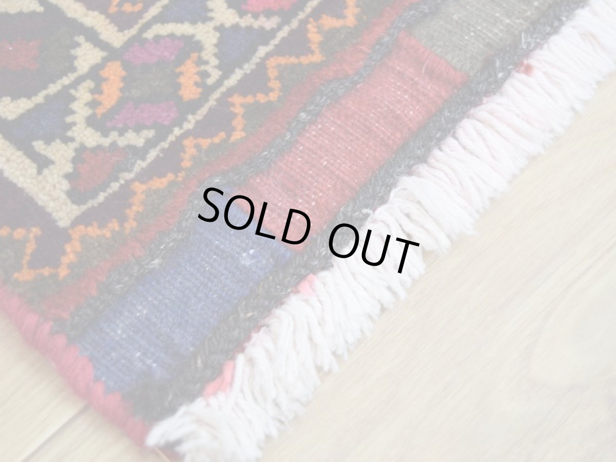 画像9: 良品 ペルシャ 部族絨毯 シールジャーン 玄関 マット サイズ 80 x 53 cm No.AD674 天然 肉厚 ウール 手織り ハンドメイド トライバル ラグ マット カーペット ネイビー ベージュ マルチカラー 幾何学模様 民族柄 b-ad674-080053h0719 (9)